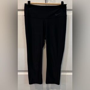 Nike Dri Fit Women’s Black Cropped Yoga Pants Size Small